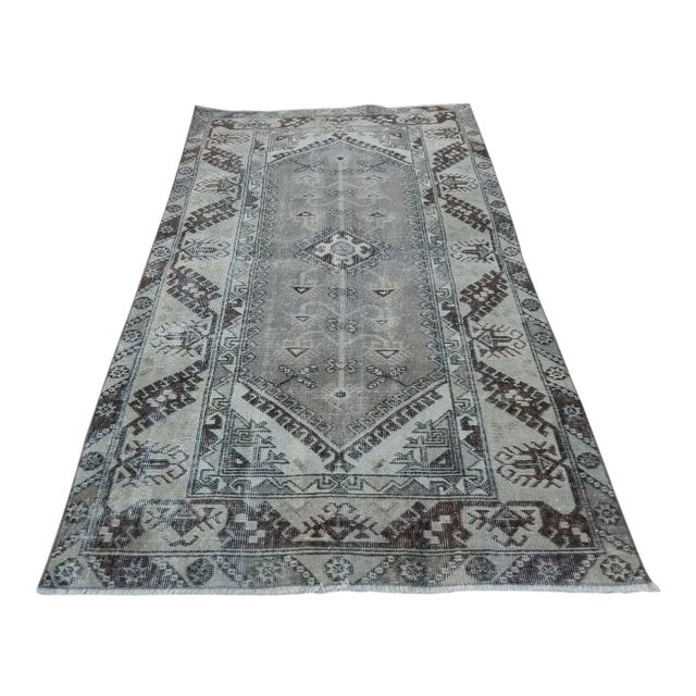 1970s Vintage Handwoven Low Pile Faded Pale Medium Turkish Ushak Rug - 3'11'' X 6'7'' For Sale