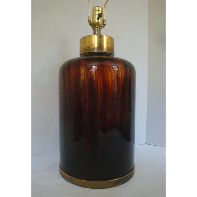 Mid-Century Glam Italian Tortoiseshell Glass and Brass Table Lamp For Sale - Image 4 of 7