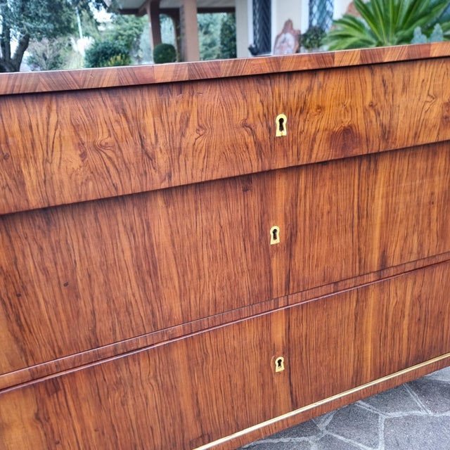 Antique Empire Chest of Drawers in Walnut, 1820 For Sale - Image 9 of 11