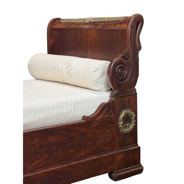 French Empire Gilt Mounted Day Bed or Lit en Bateau Sleigh Bed of Flame Mahogany For Sale - Image 10 of 14