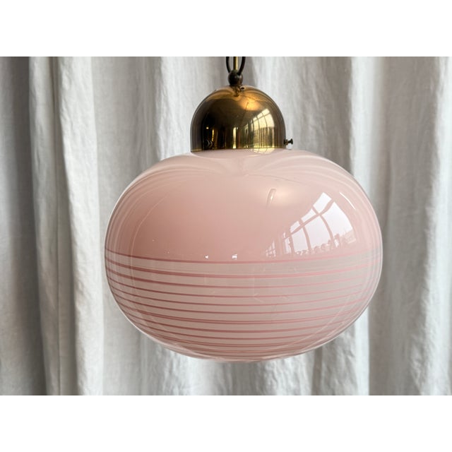 1970s Mid-Century Pink Swirl Murano Glass and Brass Pendant, Italy, 1970s For Sale - Image 5 of 17