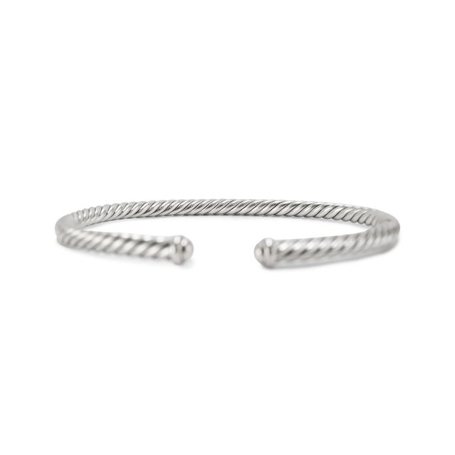 Brand: David Yurman Gender: Ladies Metal Type: 925 Sterling Silver Length: 6.75 inches Width: 4.00 mm Weight: 12.71 grams...