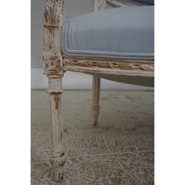 Blue French Louis XVI Style Blue & White Oval Back Settee For Sale - Image 8 of 18