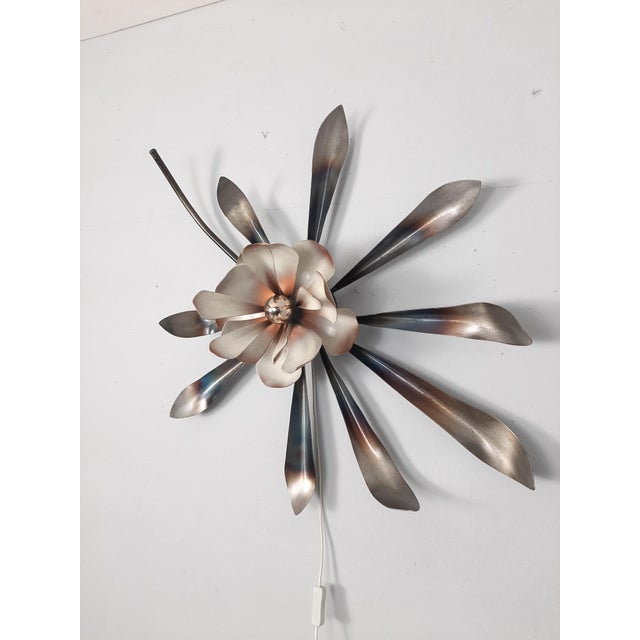 Vintage Flover Wall Light, 1970s, in Very Good conditions. Designed 1970 to 1979 Up to 250V (Europe/UK Standard).The...