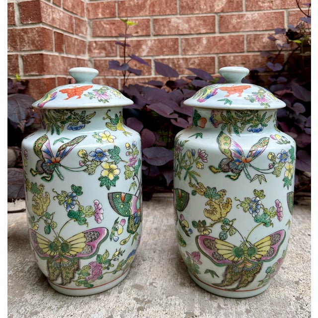 Chinese Chinese Famille Rose Butterfly and Floral Lidded Ginger Jars Chinoiserie Urns -a Pair For Sale - Image 3 of 11