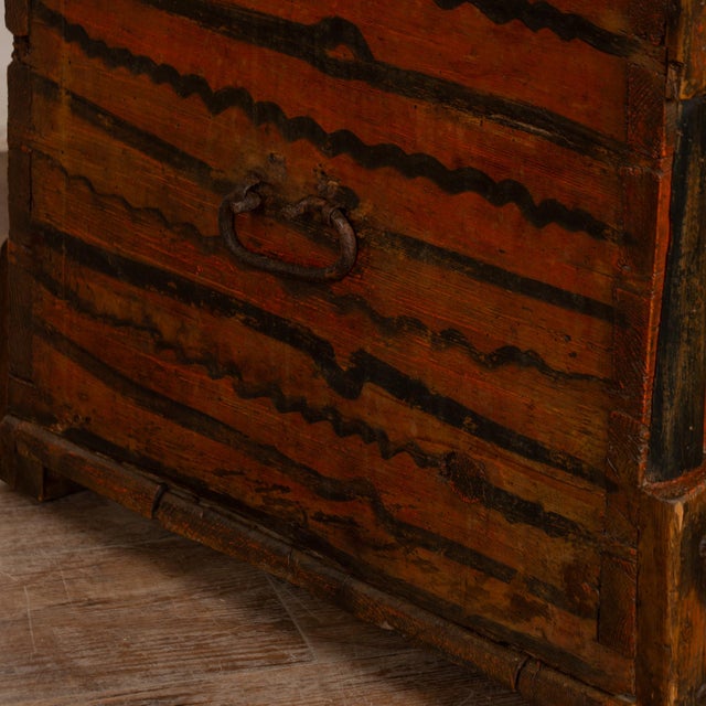 Folk Art Late 19th Century Hungarian Original Painted Pine Flat Top Trunk For Sale - Image 3 of 13