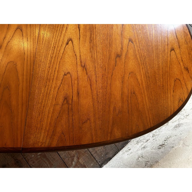 Model 415 Fresco Oval Extending Dining Table in Teak from G-Plan, England, 1970s For Sale - Image 10 of 11