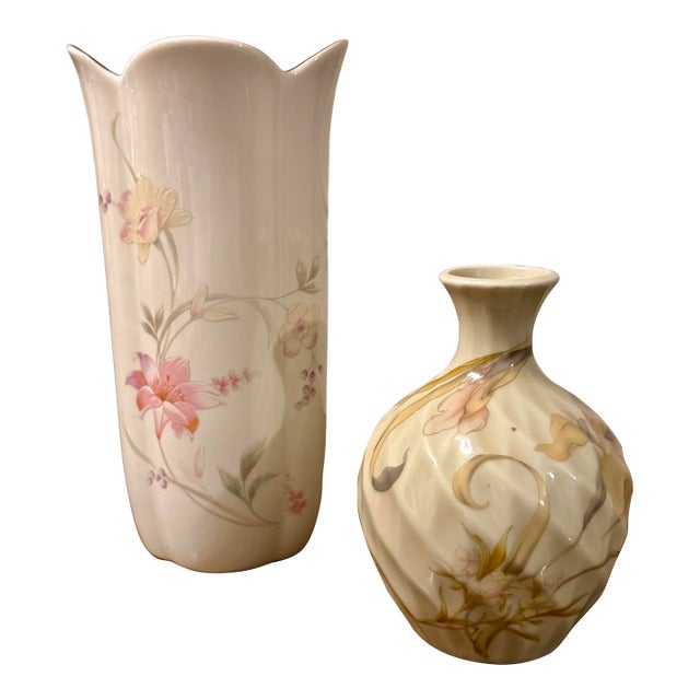 Late 20th Century Fine China of Japan Floral Vase and French Orchid Bud Vase by Toyo Japan For Sale