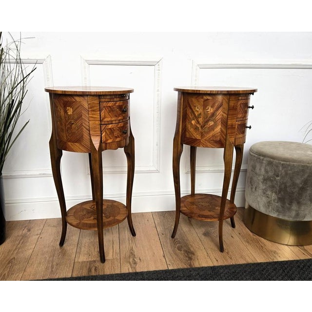 Wood Italian Art Deco Nightstands in Burl Walnut, 1940s, Set of 2 For Sale - Image 7 of 11