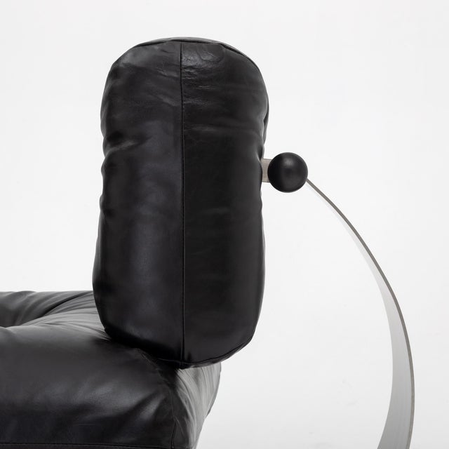 Oscar Niemeyer “Alta” Lounge Chair and Ottoman for Mobilier International, 1971 For Sale - Image 11 of 18