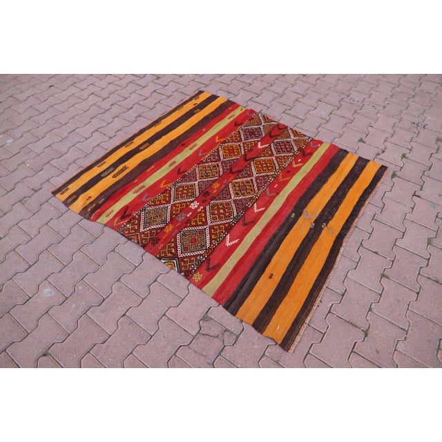 Postmodern 1960s Anatolian Ethnic Design Hand Knotted Natural Kilim Rug For Sale - Image 3 of 10