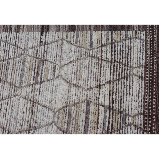 Modern Hand-Knotted Rug in Wool With Sub-Geometric Diamond Design in Earth Tones 10'5 X 13'7 For Sale - Image 10 of 12