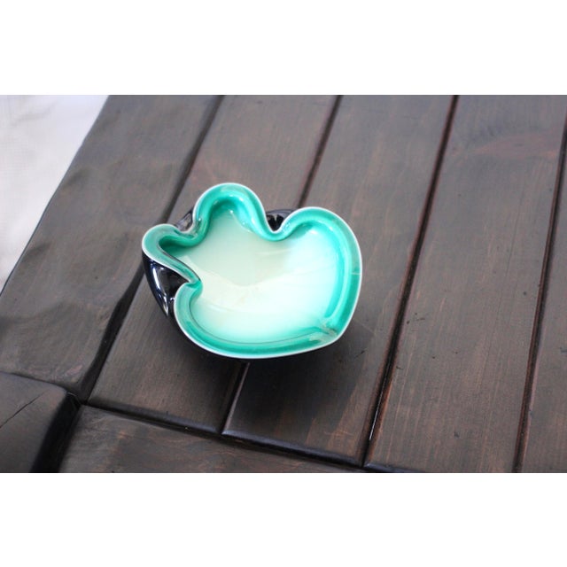 Glass MCM Barbini Murano Biomorphic Green, Black, and White Catchall or Ashtray For Sale - Image 7 of 11