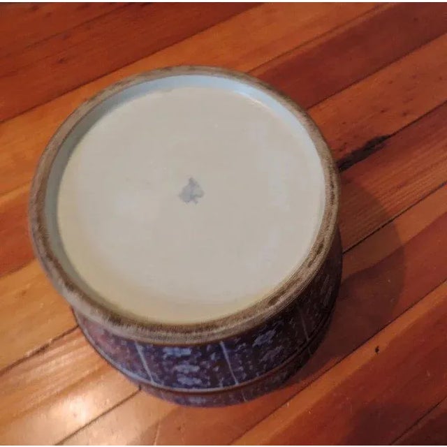 Ceramic 19th Century Chinese Export Blue & White Porcelain Cachepot Planter Vase For Sale - Image 7 of 10