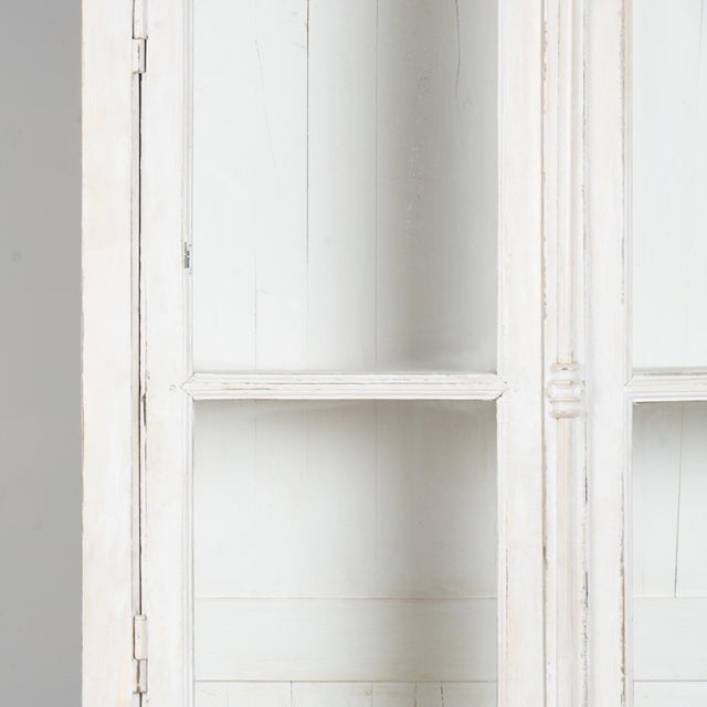 19th-Century French White Painted Oak Bookcase Display Cabinet With Glass Doors For Sale - Image 9 of 14