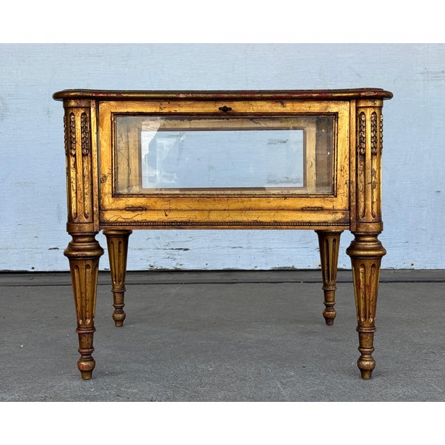 Louis XVI Style Giltwood Vitrine Display Side Table With Glass Top and Sides For Sale - Image 4 of 12