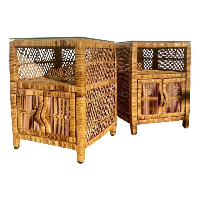1970s Pair of Vintage Coastal Rattan Wrapped Nighstands For Sale