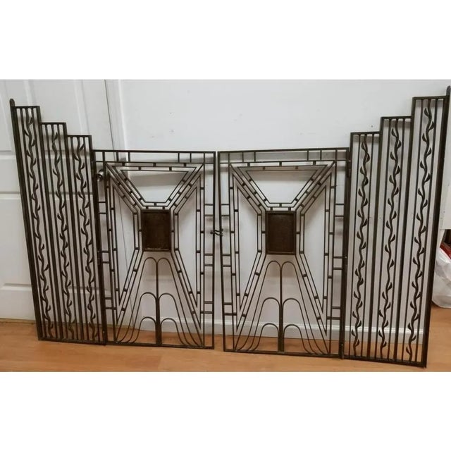 Art Deco Wrought Iron & Brass Three-Panel Gates – French Modernist Style – C. 1930 For Sale - Image 11 of 11