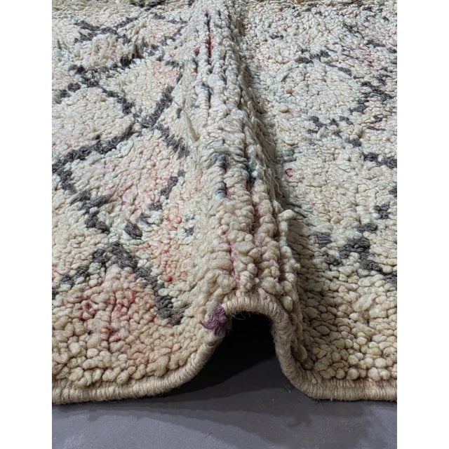 Abstract Vintage Moroccan Wool Rug - 7.5 X 5 Ft For Sale - Image 3 of 8