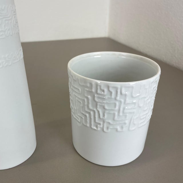 Abstract Porcelain Vases by Cuno Fischer for Rosenthal, Germany, 1980s, Set of 2 For Sale - Image 10 of 16