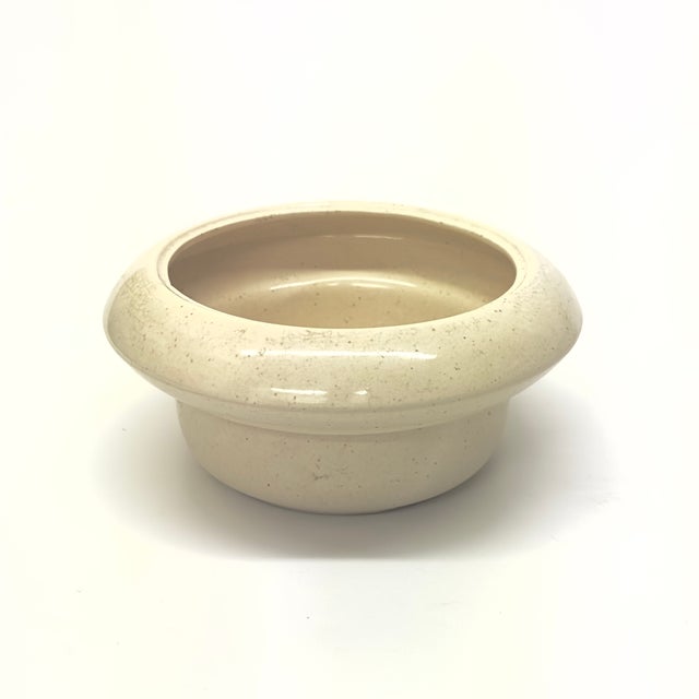 Mid 20th Century Vintage Mid Century Modern Bone and Beige Planters - Group of 5 For Sale - Image 5 of 11