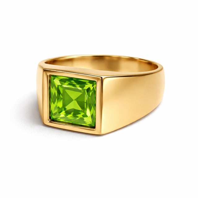 Peridot Gemstone Unisex Signet Ring in 925 Sterling Silver For Sale - Image 4 of 4