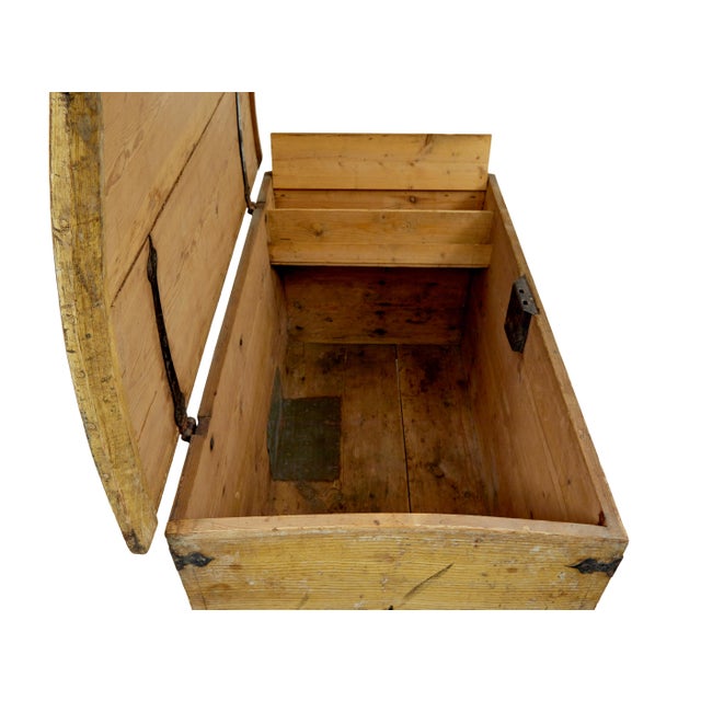 Antique Swedish Painted Pine Blanket Chest, 1850 For Sale - Image 4 of 11