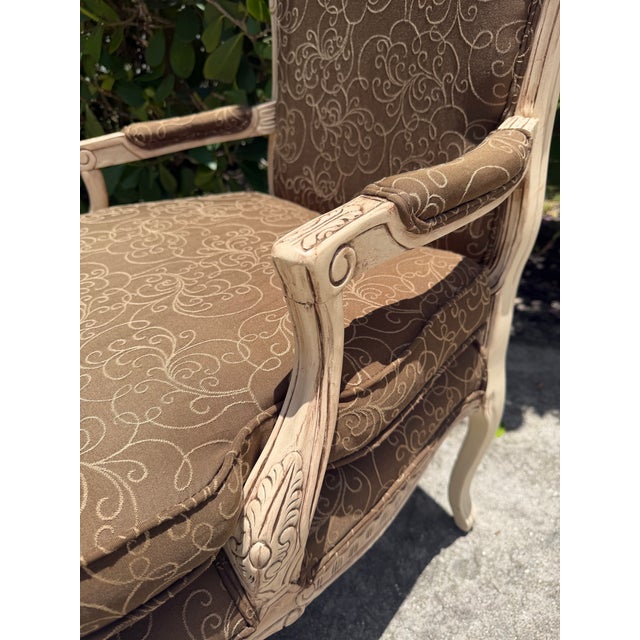 Late 20th Century Vintage Fairfield Louis XV Style Painted Bergere Lounge Chairs, Pair For Sale - Image 5 of 14
