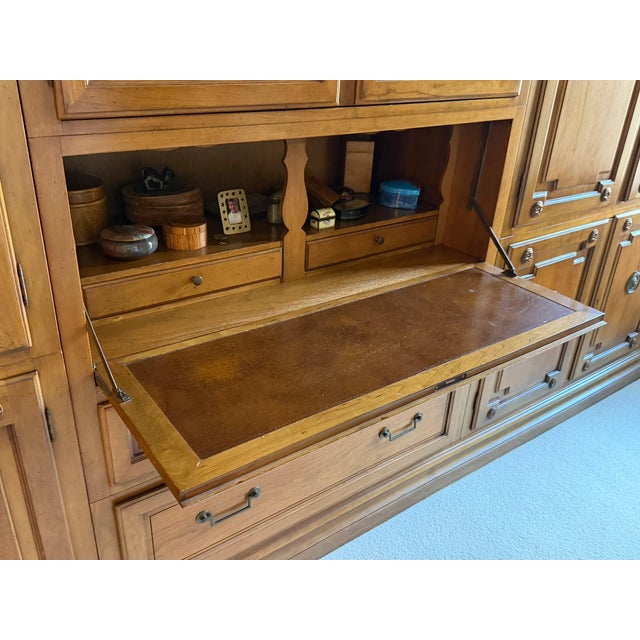 Hollywood Regency 1980 German Baker 9‑Piece Wall Unit & Secretary – Modular Library Cabinet For Sale - Image 3 of 14