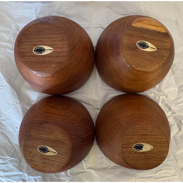 Wood Vintage Mid-Century Benjamin & Medwin Wooden Salad Bowls, Made in Thailand – Set of 4 For Sale - Image 7 of 9