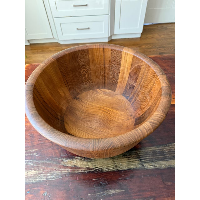 1960s Vintage Dansk Jens Harald Quistgaard Ihq Teak Salad Centerpiece Bowl and Six Serving Bowls - Set of 7 For Sale - Image 5 of 15