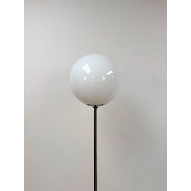 Mid 20th Century Chrome Lollipop Table Lamp Vintage MCM White Tinted Top Space Age Lighting For Sale - Image 5 of 8
