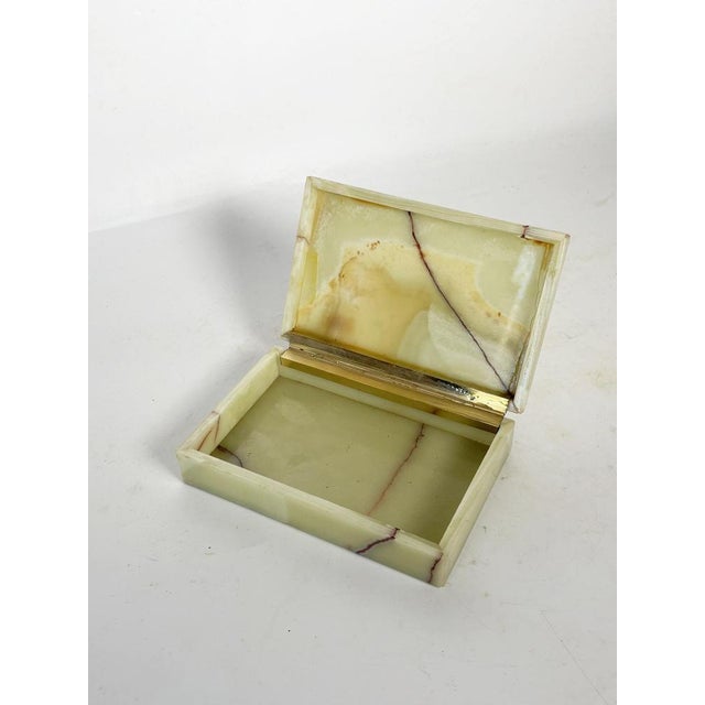 1970s Yellow-Green Onyx Box, France, 1970 For Sale - Image 5 of 9