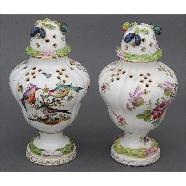 18th Century German Porcelain Pot Pourri Urn Vase Jars & Covers - a Pair For Sale - Image 4 of 11