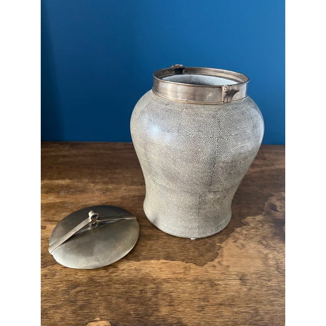 1980s Tozai Faux Shagreen Porcelain & Bronze Ginger Jar For Sale In New York - Image 6 of 12