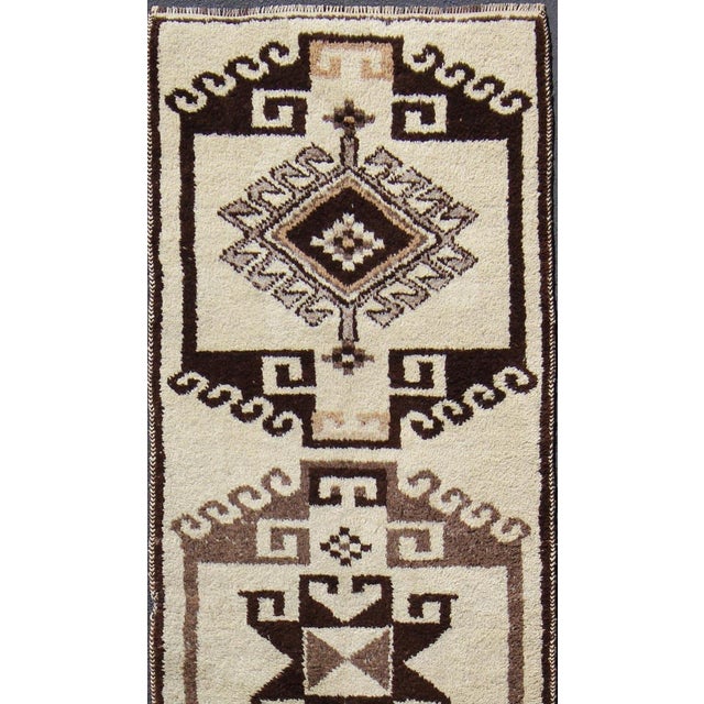 Tribal Bold Vintage Turkish Tulu Gallery Rug With Tribal Design in Dark Brown and Cream 3'4 X 11'2 For Sale - Image 3 of 12