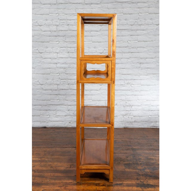 Chinese Qing Dynasty Elmwood Three Shelf Bookcase with Pierced Cartouches For Sale - Image 4 of 13