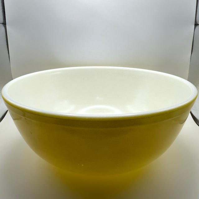 Vibrant 1940s Pyrex Primary Colors Mixing Bowl Complete Set For Sale In Washington DC - Image 6 of 17