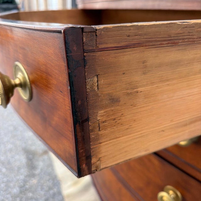 Amber 1820s Pennsylvania Figured Cherry Bowfront Chest of Drawers - Lancaster / Philadelphia For Sale - Image 8 of 18