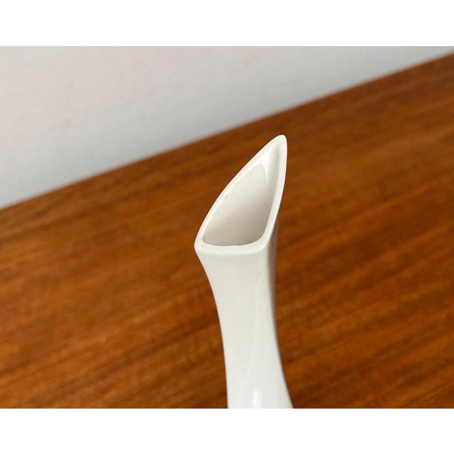 Ivory Mid-Century German White Sculptural Vase by Peter Müller for Sgrafo Modern, 1960s For Sale - Image 8 of 14