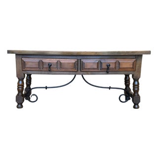 Early 20th Century Spanish rectangular coffee table with turned legs and four drawers For Sale