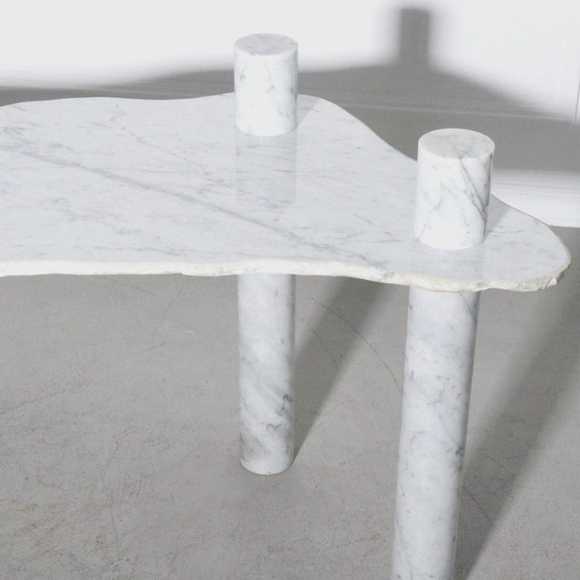 90s Mario Bellini "Il Colonnato" Style Carrara Marble Cylinder Transverse Leg Live Edge Table For Sale In Tampa - Image 6 of 9