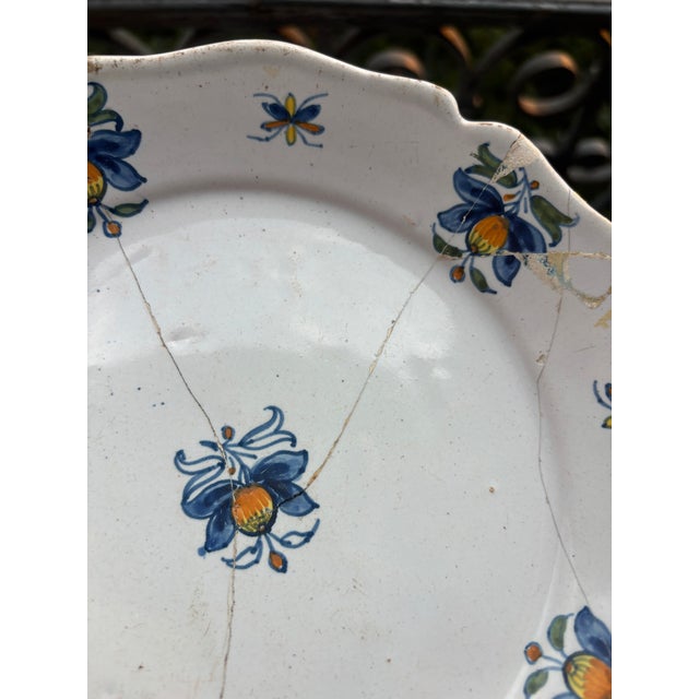 Antique Plates from Moustiers, 1760, Set of 2 For Sale - Image 12 of 18
