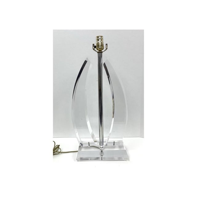 1970s 1970s Mid Century Modern Lucite Table Lamp For Sale - Image 5 of 12