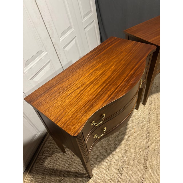 Pair of Serpentine Front Nightstand For Sale In New York - Image 6 of 17