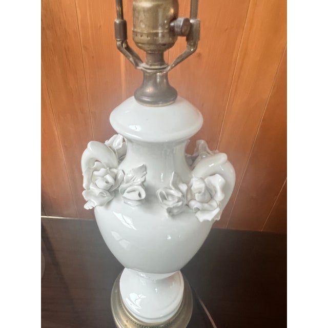 Mid 20th Century Vintage Mid-Century Porcelain Urn-Style Table Lamp For Sale - Image 5 of 11