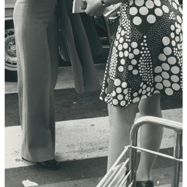Jackie Kennedy at the Airport in Paris, France, 1970s, Photograph For Sale - Image 3 of 5