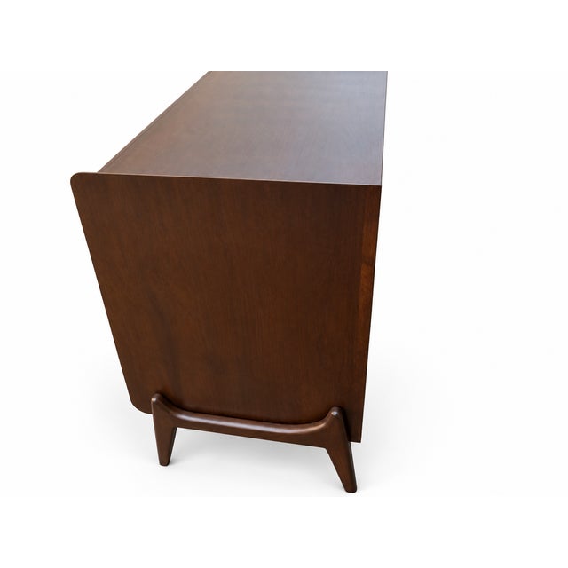 Wood Mid Century Modern Walnut Nightstands. - Pair For Sale - Image 7 of 10