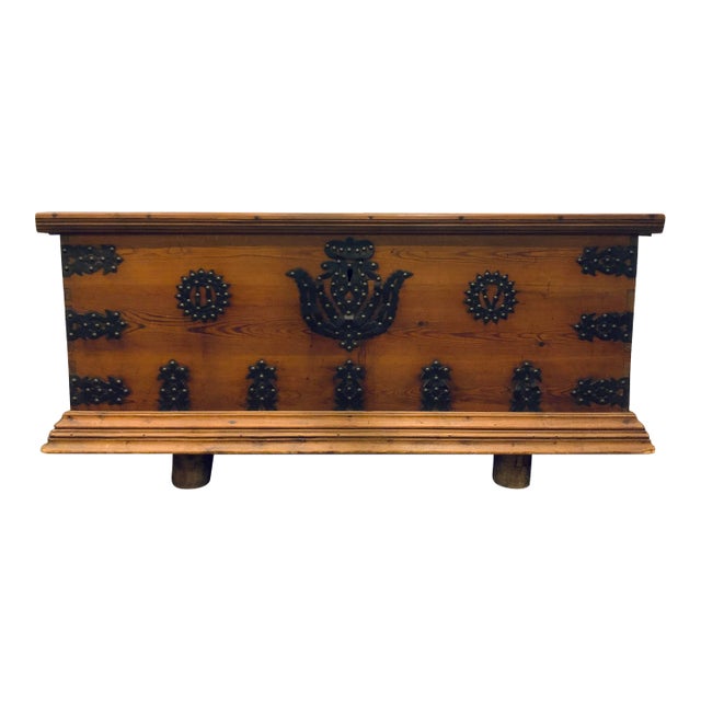 Antique Oak Wood Trunk For Sale