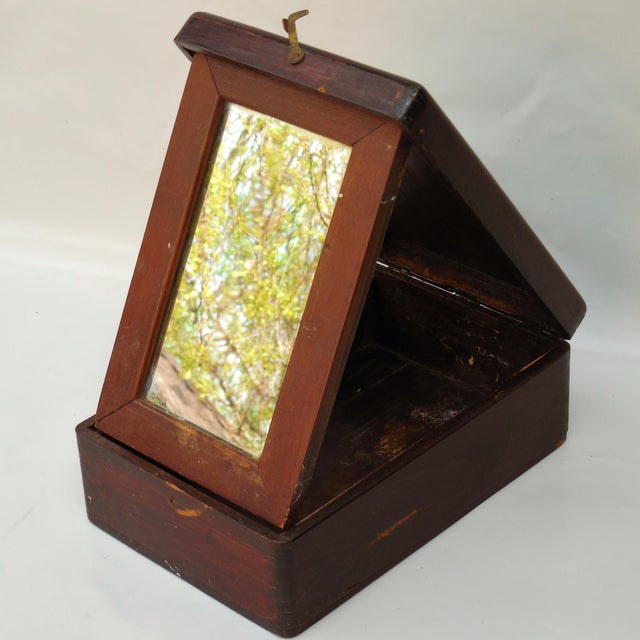 Campaign Antique 19th Century Walnut Traveling Shaving Box With Folding Mirror - Gentleman's Dressing Box For Sale - Image 3 of 10